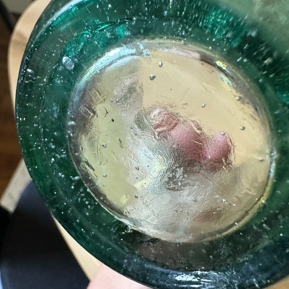 Hand blown glass tulip vase - Picture 4 of 5